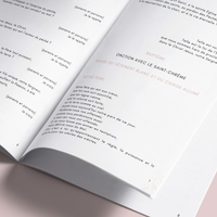 Livret de messe Baptême à personnaliser Canva - Doré et Rose Fleuri - Modèle PDF